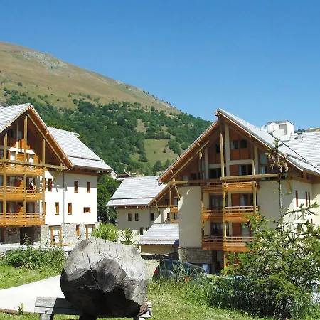 Lagrange Vacances Chalets du Galibier-2